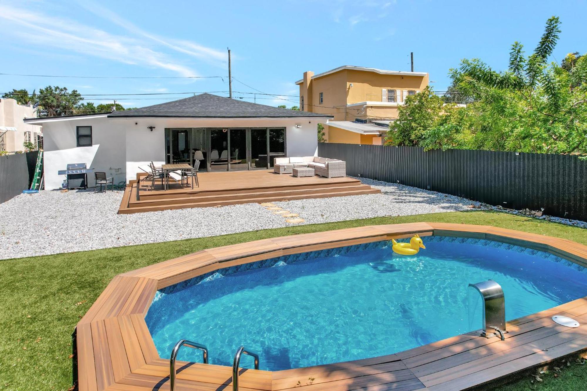 Lux Modern 4br With Pool In
