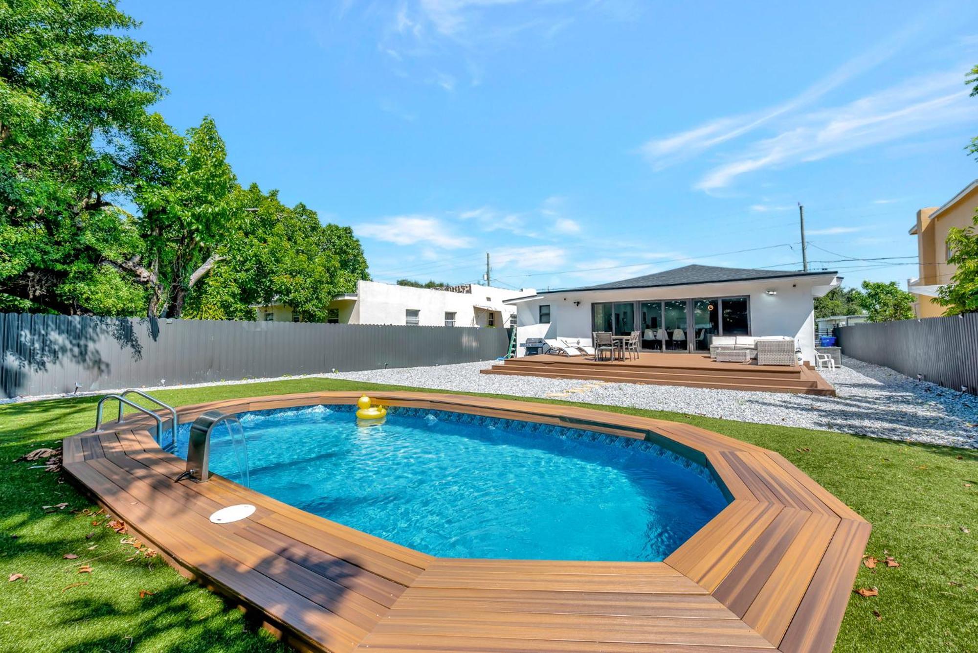Lux Modern 4br With Pool In Villa