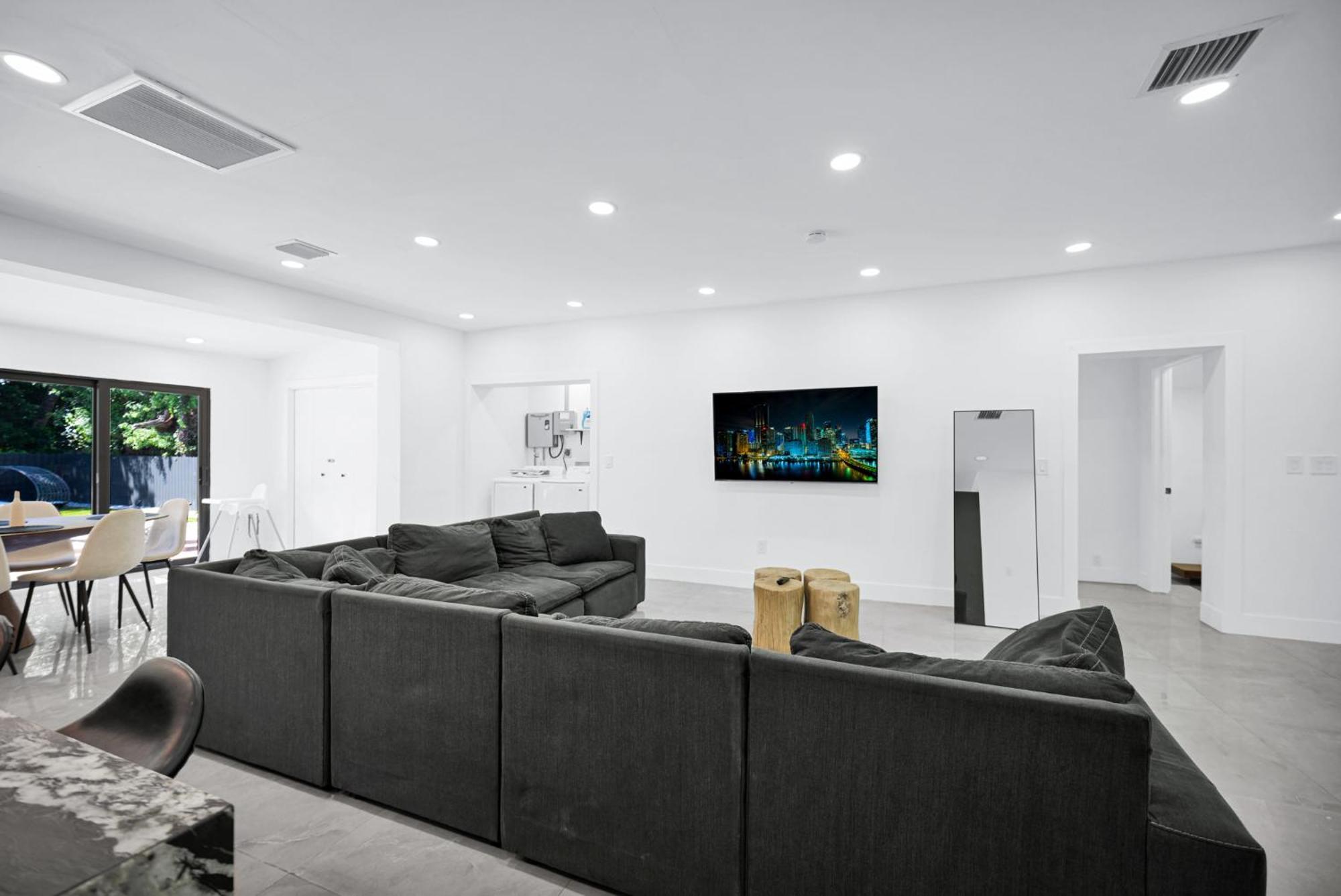 Lux Modern 4br With Pool In