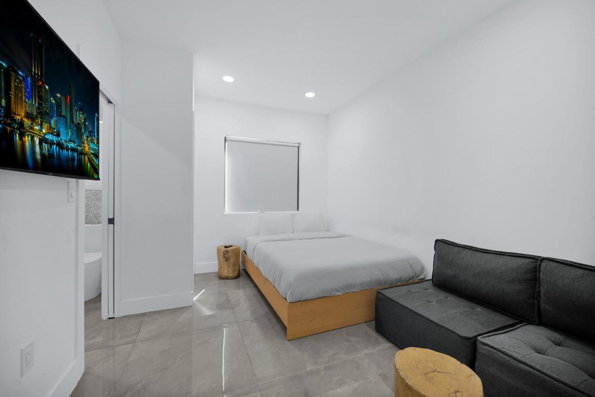 Lux Modern 4br With Pool In Villa