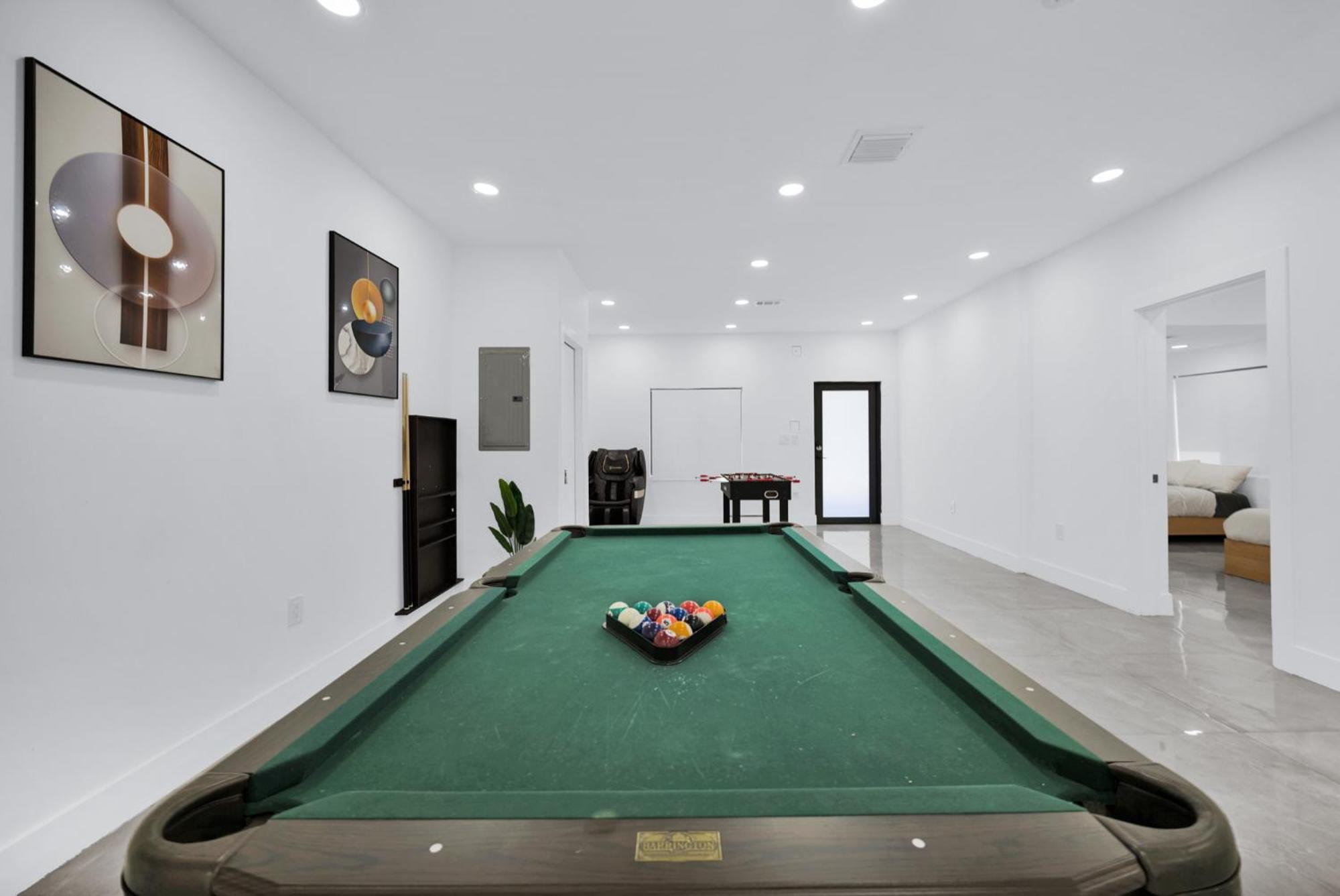 Lux Modern 4br With Pool In Villa