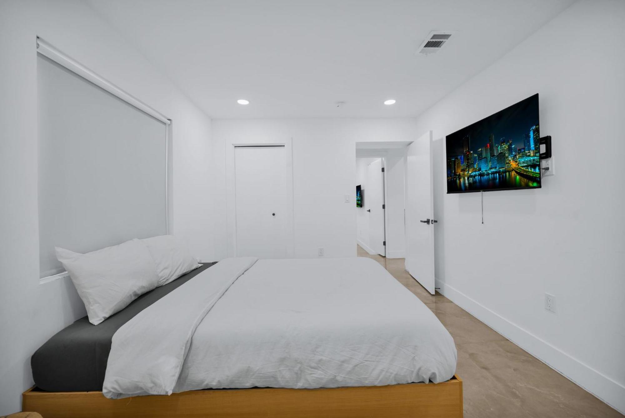 Lux Modern 4br With Pool In